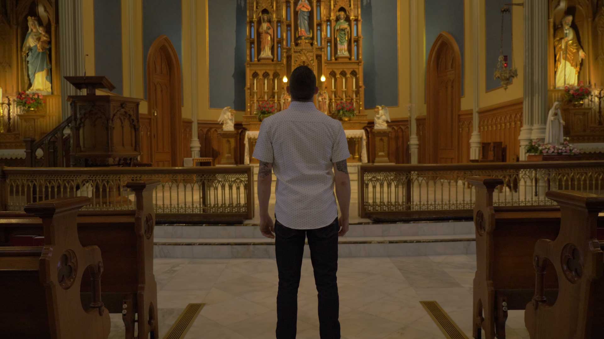 Man Praying Inside Church – Filmpac