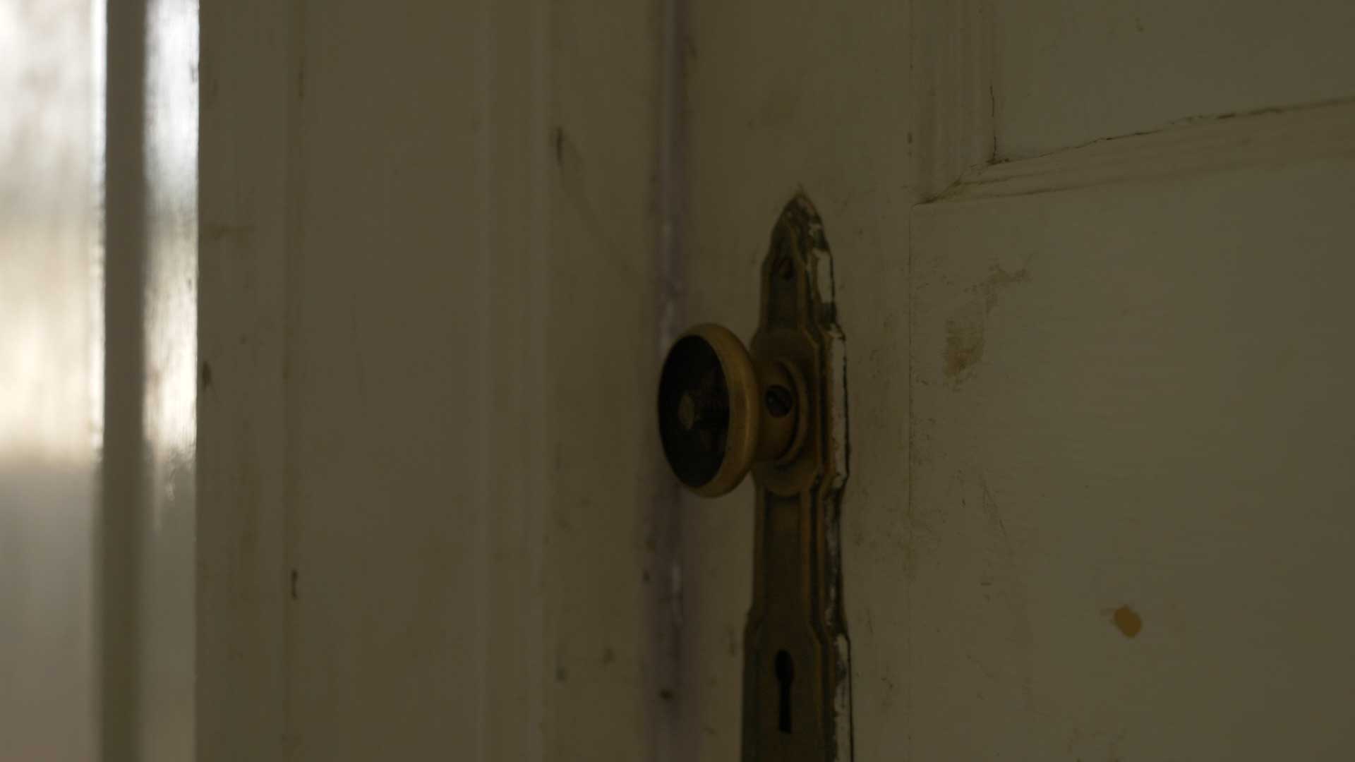 Doors Rattling in Haunted House FILMPAC