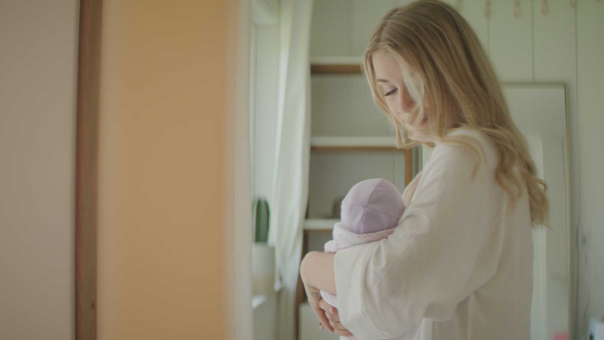 New Mother Rocking Baby FILMPAC