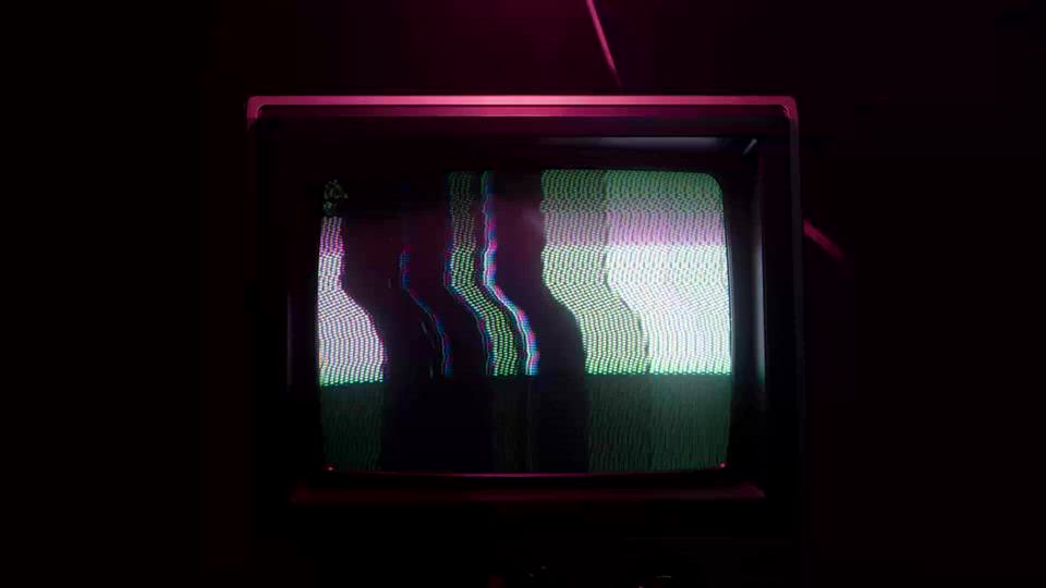 Eerie Glitch on Old TV – FILMPAC